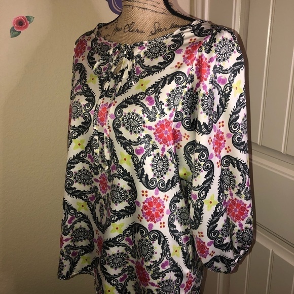 ivy jane Tops - Ivy Jane Paisley Peasant Style White, Red, Pink & Black Blouse Wide Sleeves Sz M